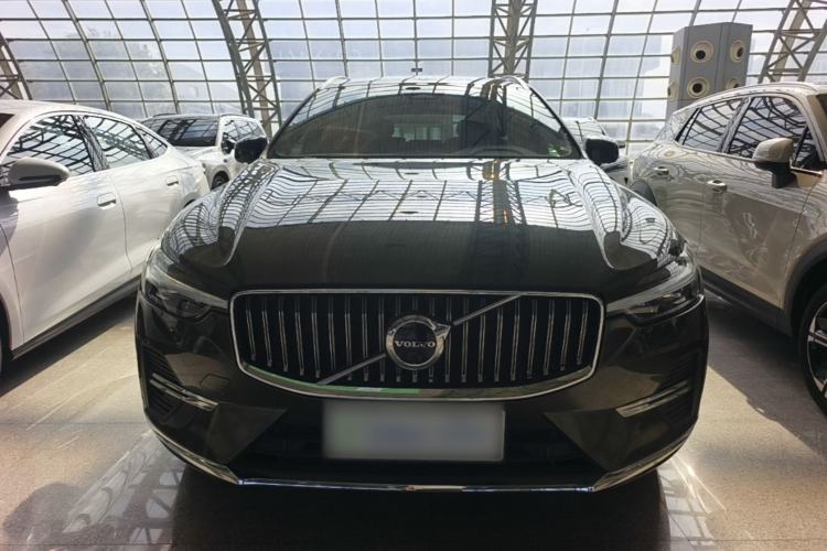 Volvo XC60 2022 — 2