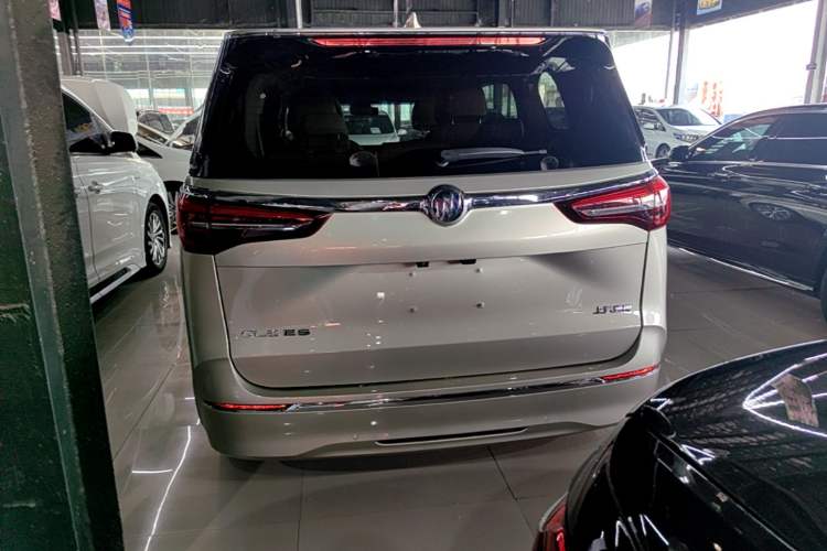 Buick GL8 2020 — 5
