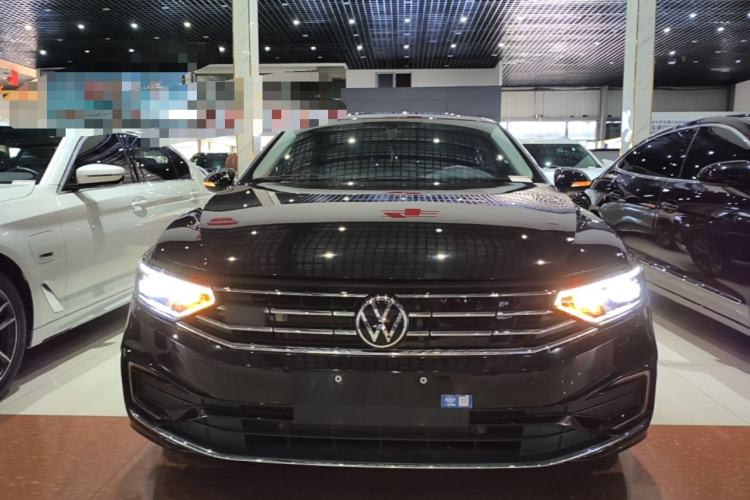Volkswagen Magotan GTE 2022 — 2