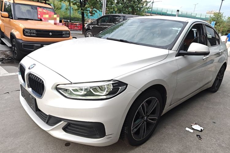 BMW 120i 2020 — фото 1
