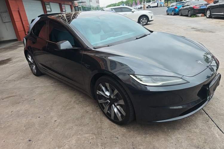 Tesla Model 3 2023 — 3