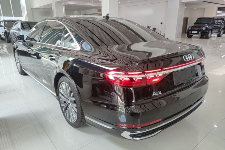 Audi A8 2023 — 4