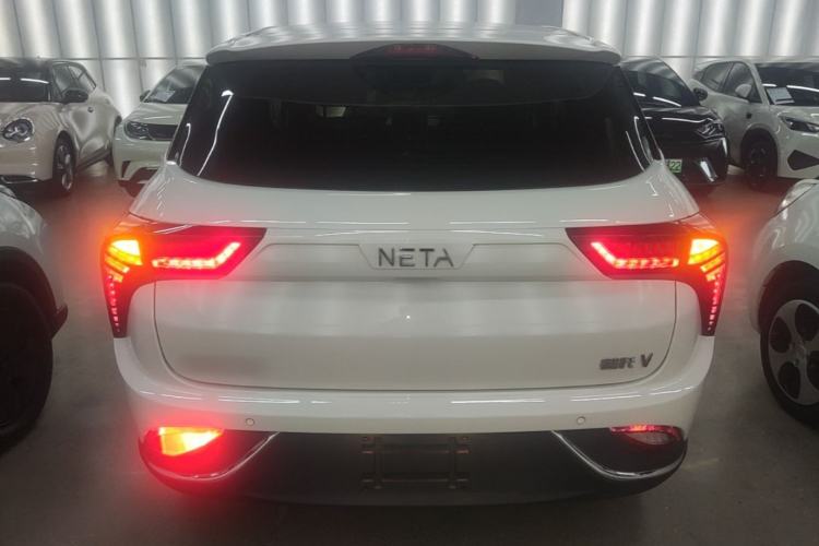Neta V 2022 — 5