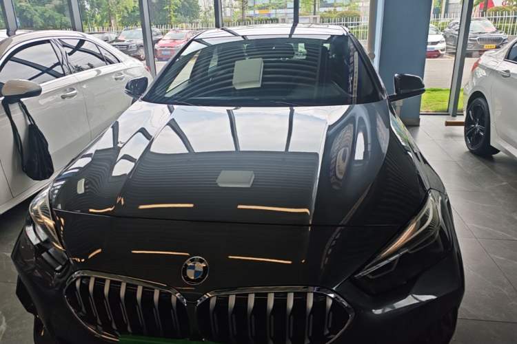 BMW 225i 2021 — 2