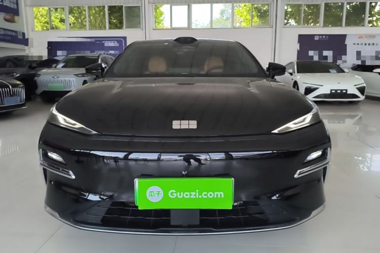 Geely Galaxy 8 2025 — 2