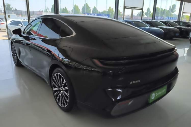 Geely Galaxy 8 2025 — 4