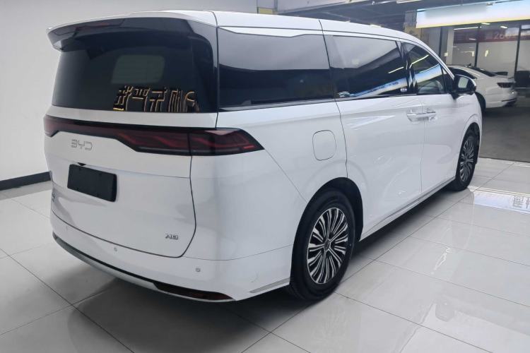 BYD M9 2025 — 5