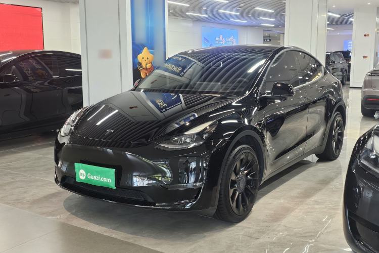 Tesla Model Y 2023 — фото 1