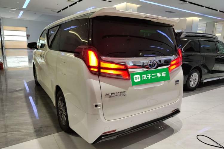Toyota Alphard 2020 — фото 4