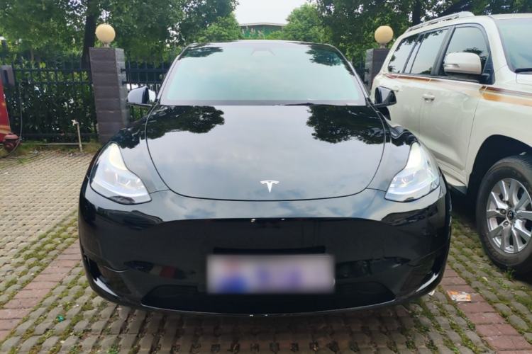 Tesla Model Y 2022 — 2
