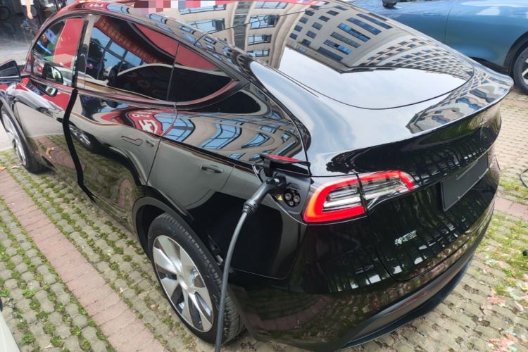 Tesla Model Y 2022 — 4
