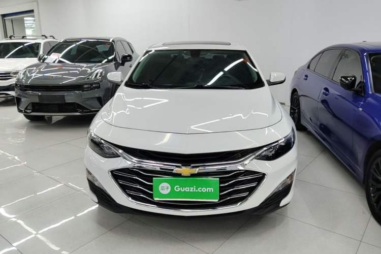 Chevrolet Malibu 2021 — 2