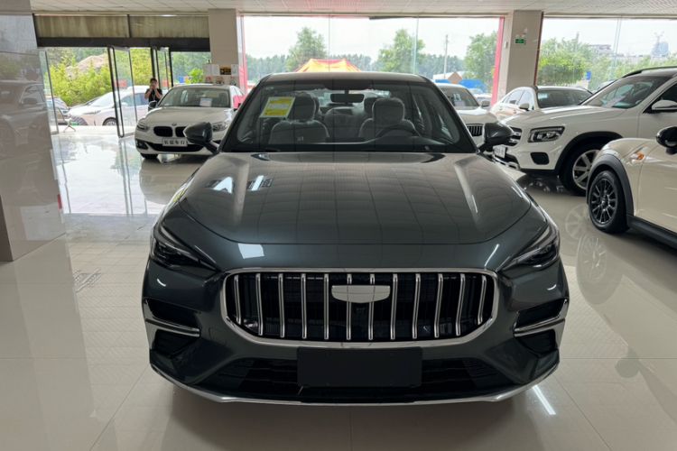 Geely Emgrand 2026 — 3