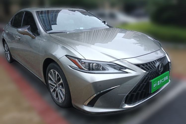 Lexus ES 300h 2022 — фото 3