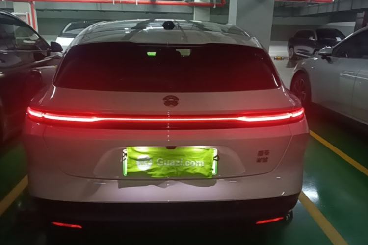 NIO ET5T 2024 — 5