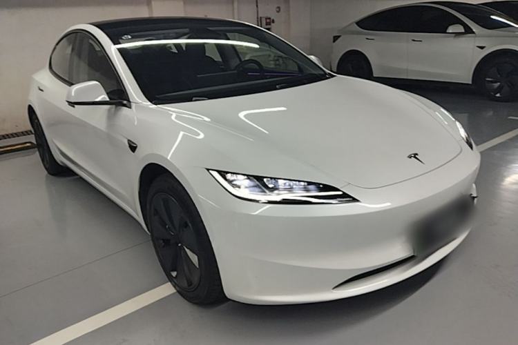 Tesla Model 3 2025 — 3