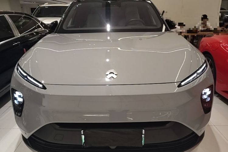 NIO ES8 2024 — 2