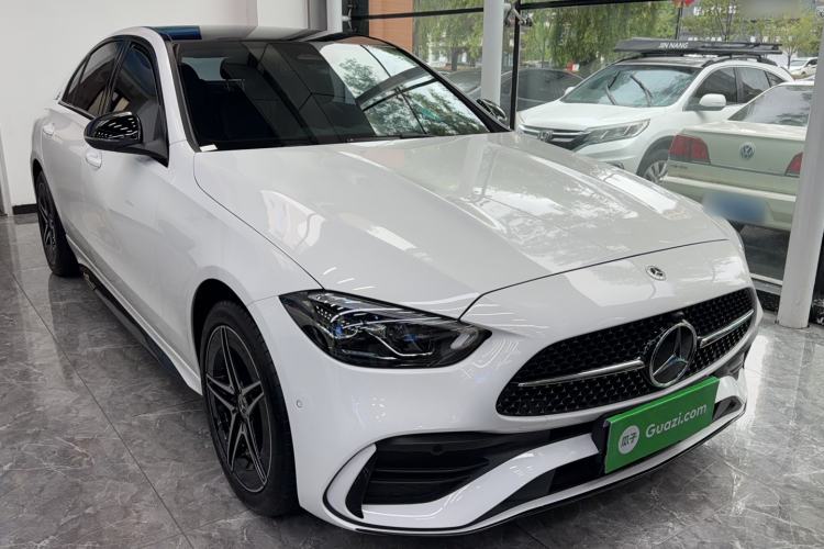 Mercedes-Benz C 260 L 2024 — 3