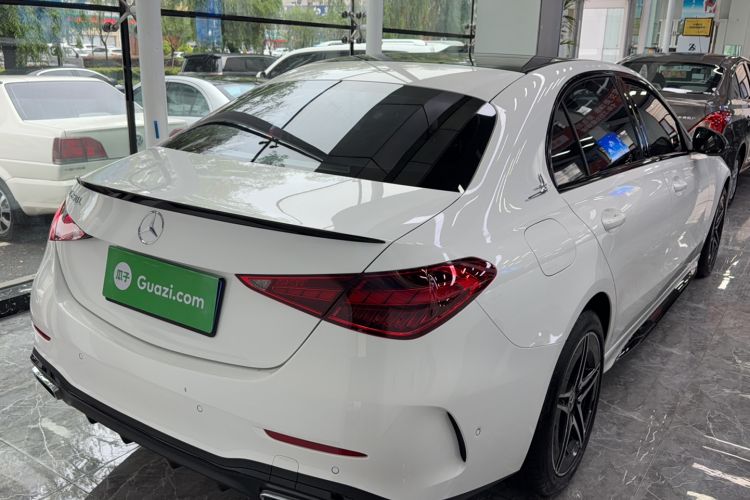 Mercedes-Benz C 260 L 2024 — 4