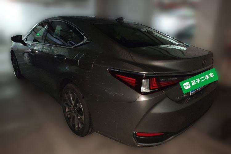 Lexus ES 200 2022 — 4