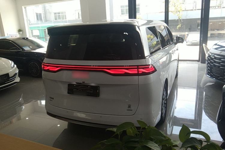 BYD Xia 2025 — 5