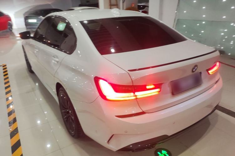 BMW 325i 2021 — 4