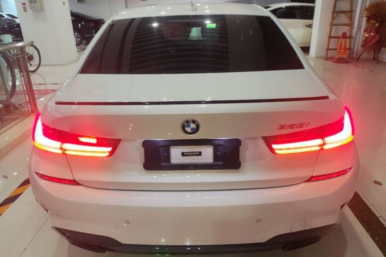 BMW 325i 2021 — 5