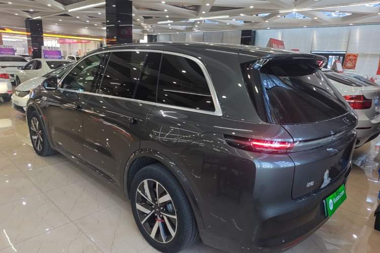 Li Auto L8 2023 — 4