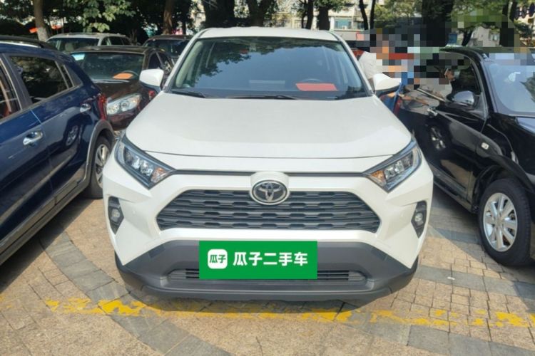 Toyota RAV4 2023 — 2