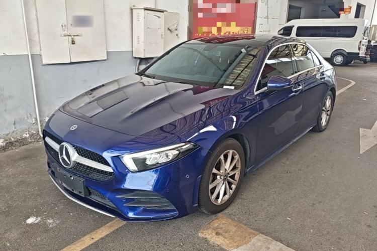 Mercedes-Benz A 200 L 2020 — фото 1