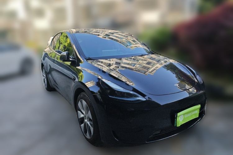 Tesla Model Y 2022 — 3