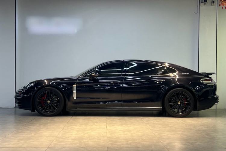 Porsche Panamera 2023 — 2