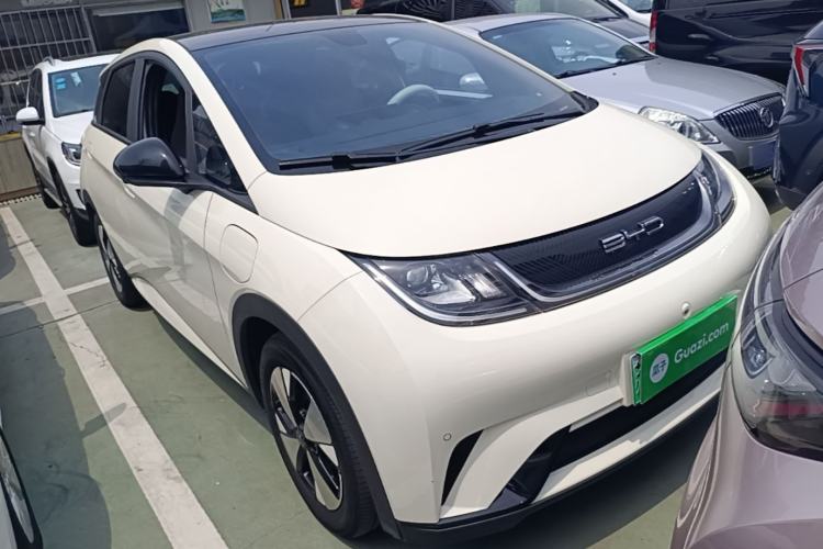BYD Dolphin 2023 — 3