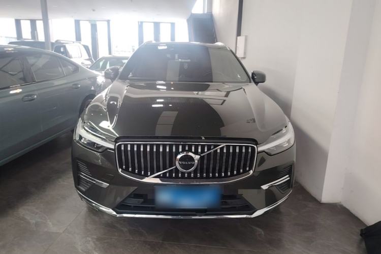 Volvo XC60 2022 — 2