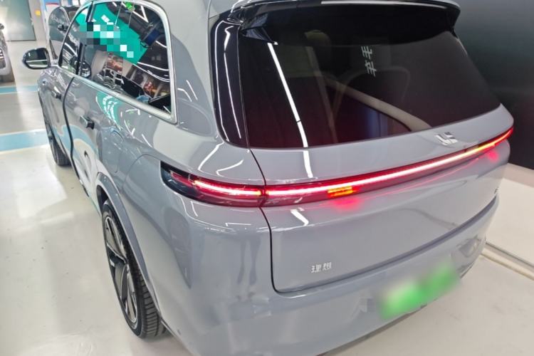 Li Auto L8 2025 — 4