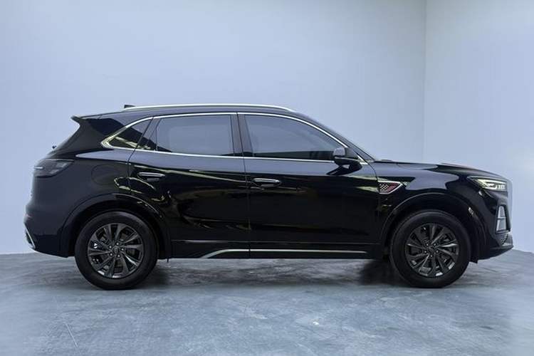 Hongqi HS5 2023 — 5
