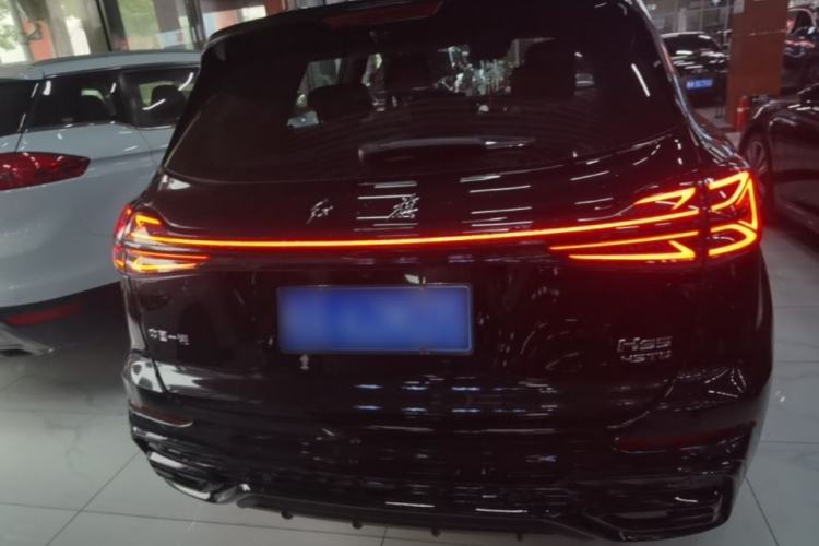 Hongqi HS5 2026 — 5