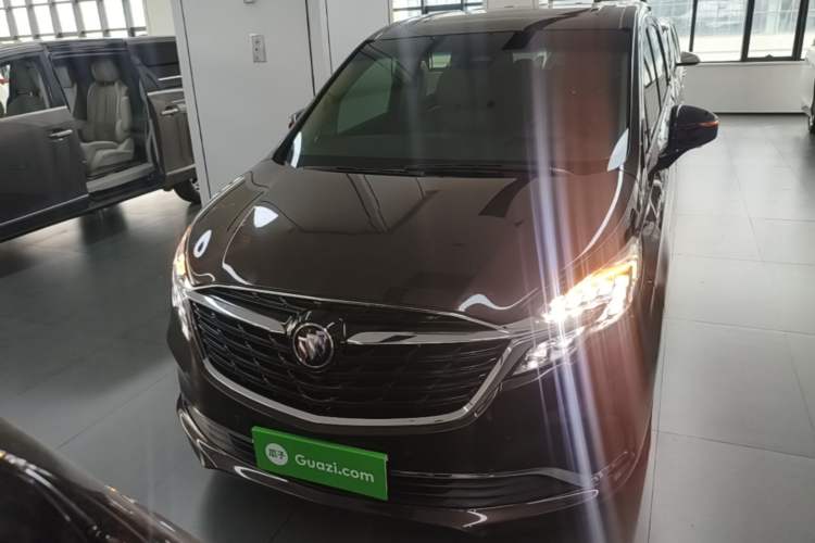Buick GL8 2021 — 2