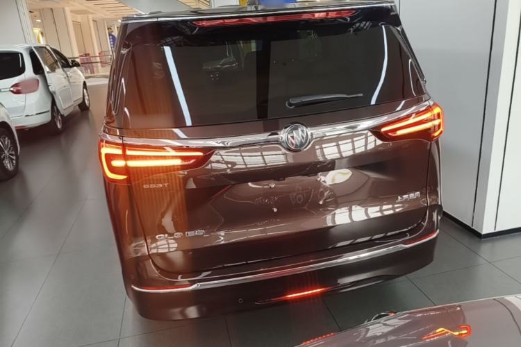 Buick GL8 2021 — 5
