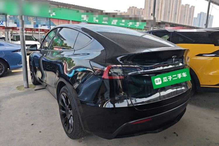 Tesla Model Y 2021 — 4