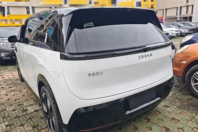 Zeekr MIX 2025 — 4