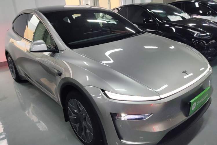 Tesla Model Y L 2025 — фото 3