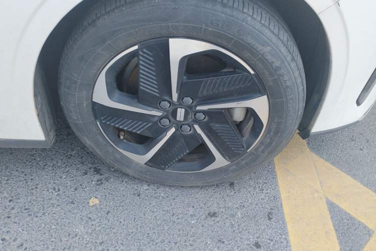 Geely Galaxy L6 2023 — 5