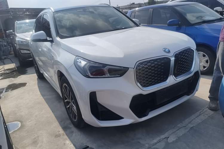 BMW iX1 2023 — 3