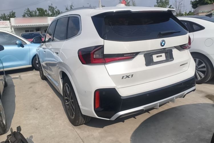 BMW iX1 2023 — 4