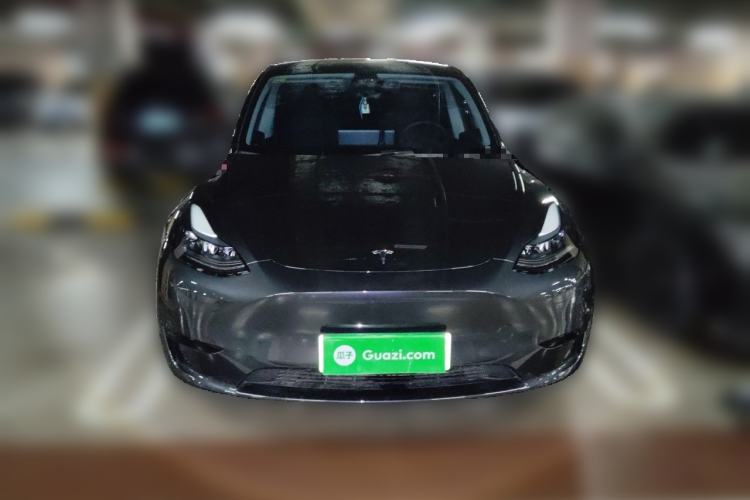 Tesla Model Y 2024 — 2