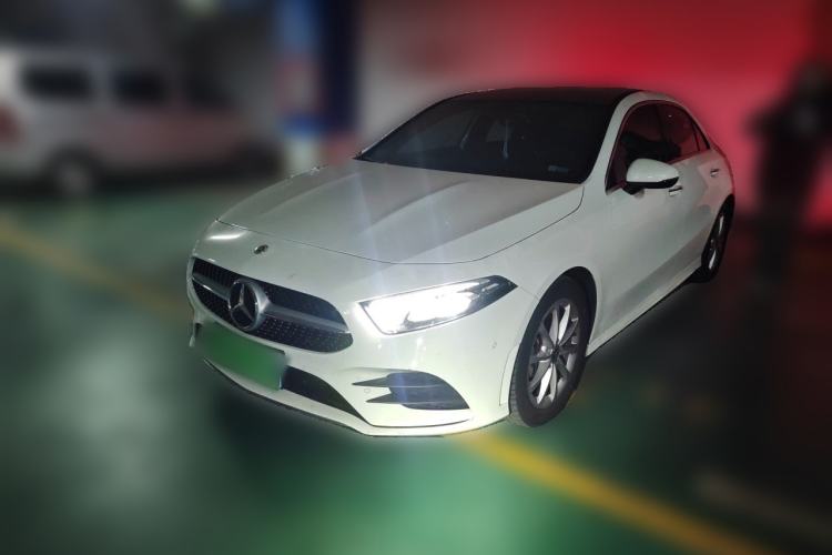 Mercedes-Benz A 200 L 2022 — фото 1