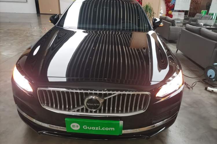 Volvo S90 2024 — 2
