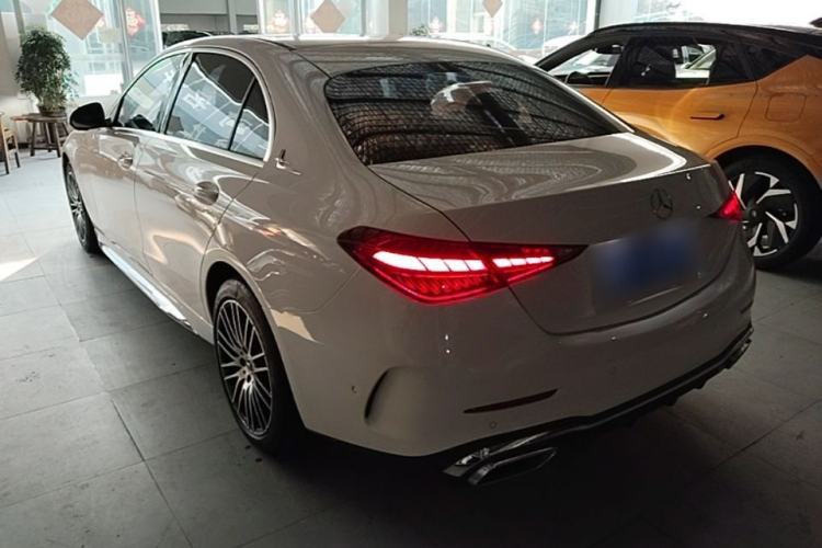 Mercedes-Benz C 200 L 2023 — 4