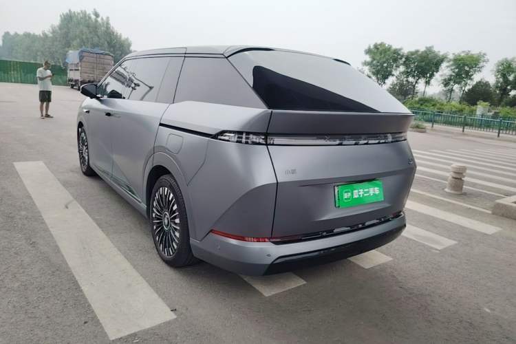 XPeng X9 2026 — 4